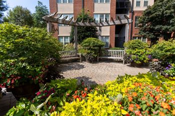 Beautifully landscaped courtyard ( click here for virtual tour)